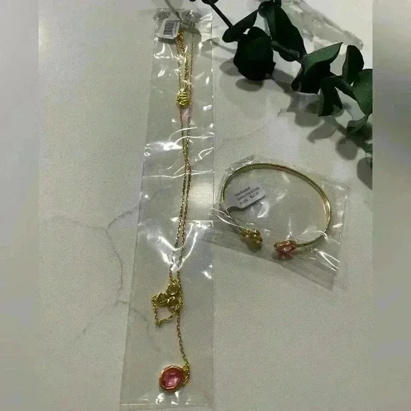 Talía Gold Bracelet and necklace with Pink and Clear Crystals - Picture 3 of 3